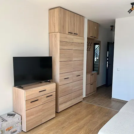 Modern Comfort With Terrace * Carevo